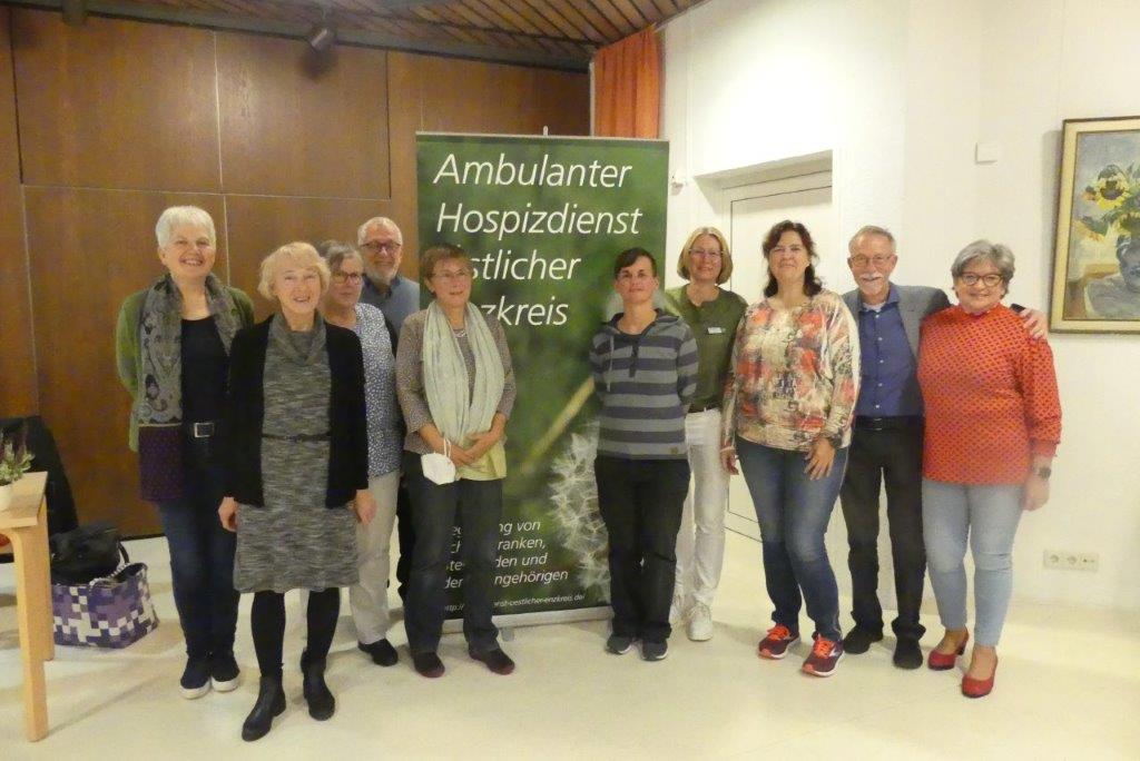 Der Vorstand von links:
Bernhardine Lückener(Koordinatorin)
Petra Mildenberger (Beisitzerin)
Brunhilde Glashauser (Schatzmeisterin)
Hansjörg Lechler (Schriftführer)
Ruth Fischer (Beisitzerin)
Silke Deichsel (Beisitzerin)
Ulrike Kessler (stellvertr. Vorsitzende)
Ingela Freisler (Beisitzerin)
Dr. Johannes Bastian (1. Vorsitzender)
Hannelore Stegmaier (Koordinatorin)
Bild: Christiane Bastian-Engelbert